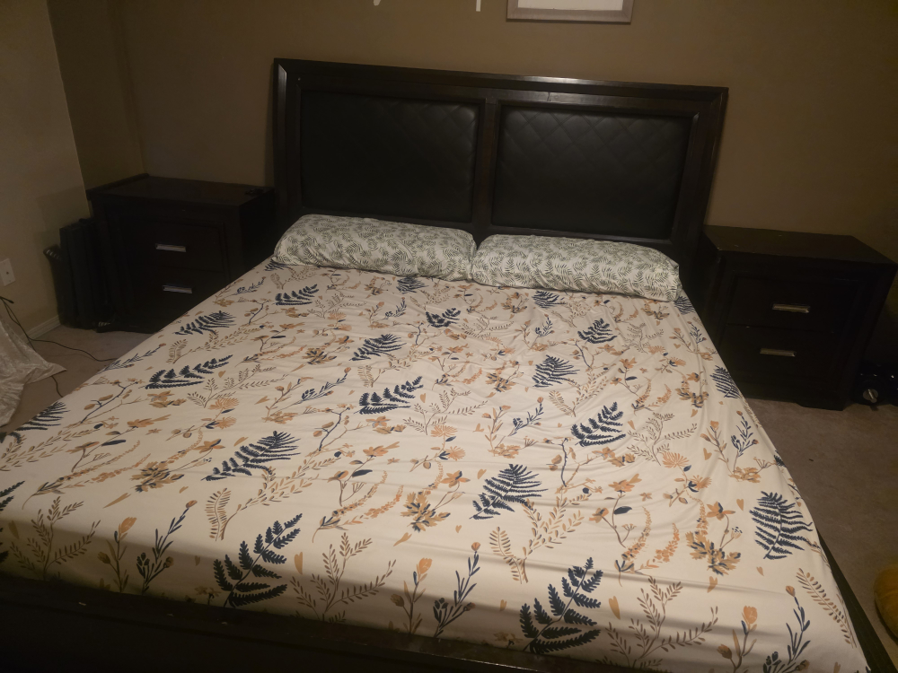 king size bed with 2night stands and dresser - photo 5