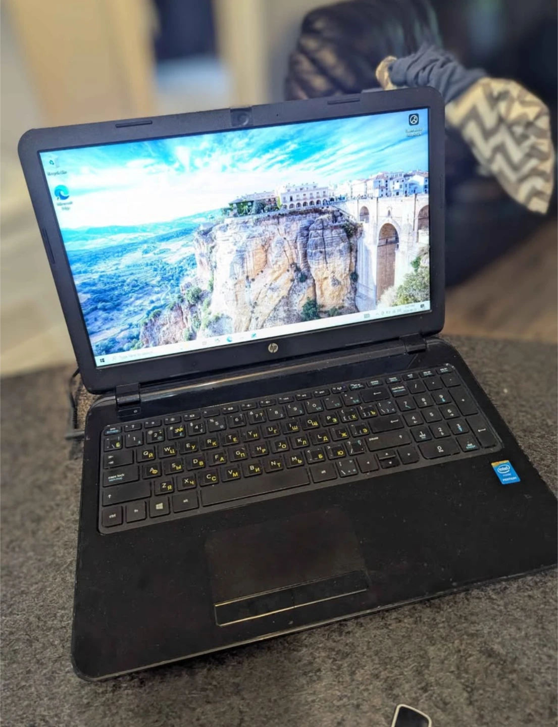 HP 15 inch laptop 15-r138ca