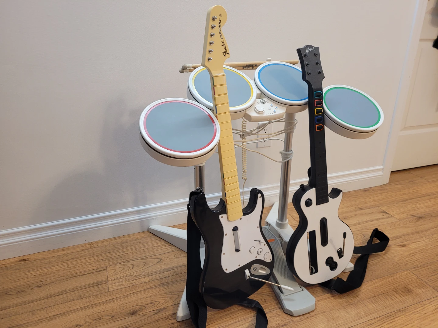 Rock Band Drums and Guitars Set - photo 2