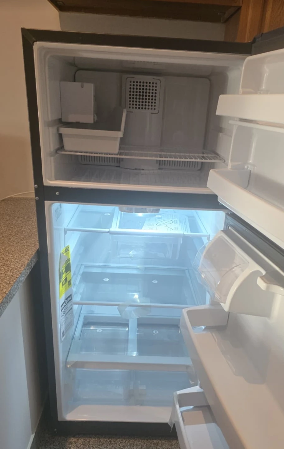 New GE 28in Stainless steel Refrigerator w ice maker - photo 2