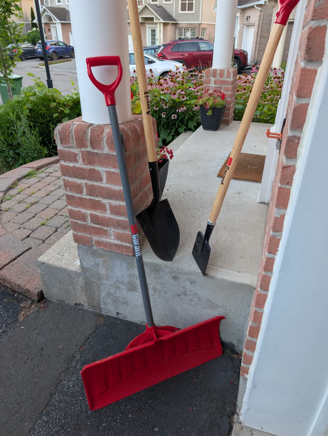 Garant Snow Pusher & Anvil Shovels