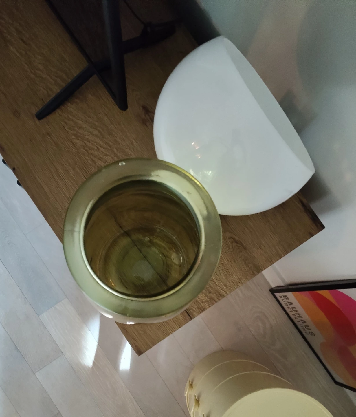 17.75" Large Green Glass Vase - photo 4