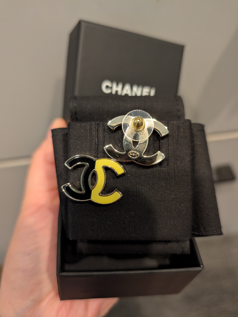 CHANEL CC Logo Earrings - photo 2