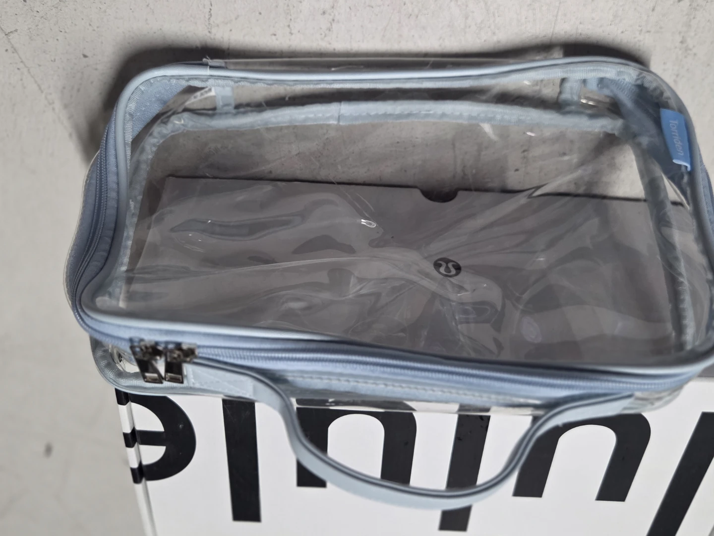 Lululemon Clear Cosmetic Bag - photo 3