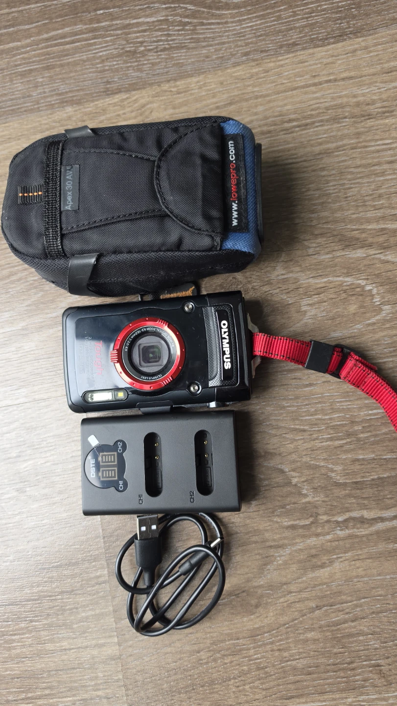 Olympus Tough TG-2 Camera Kit