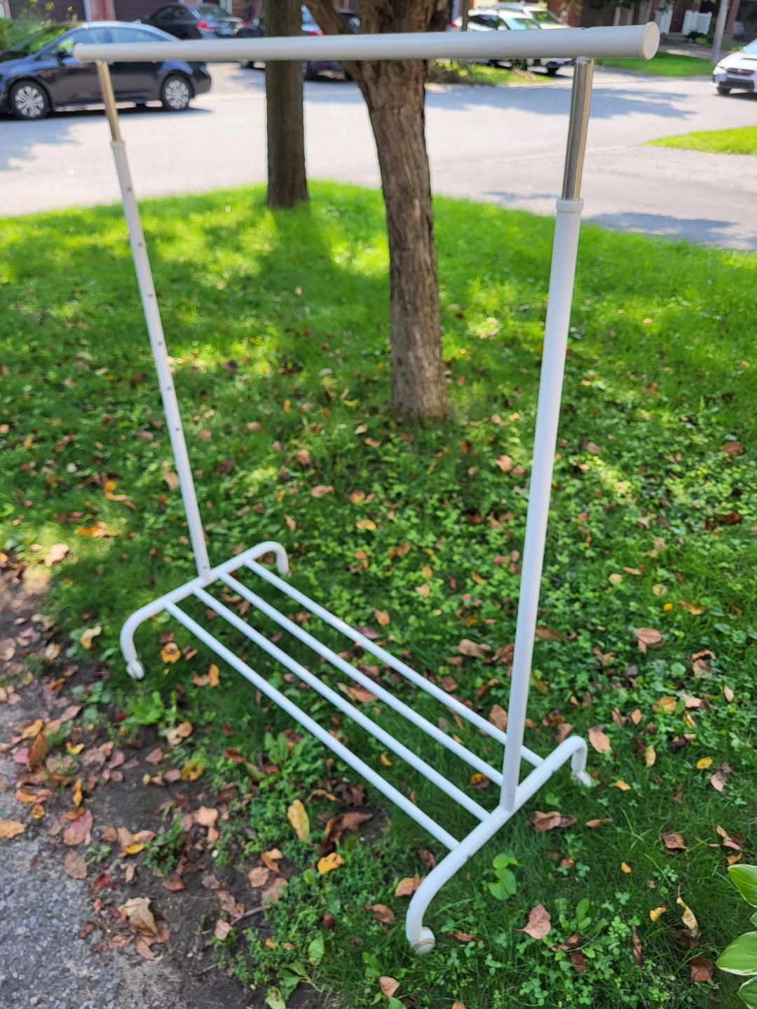 White Metal Garment Rack with Shelf