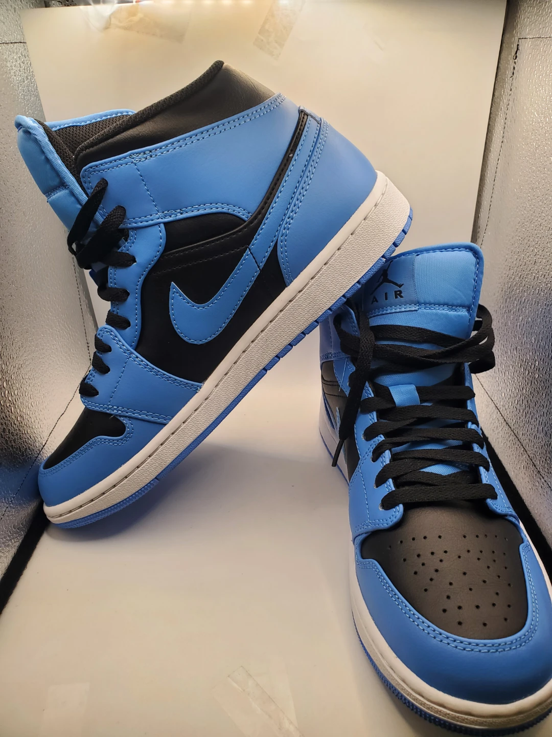 Nike Air Jordan 1 Mid University Blue Black Size 9