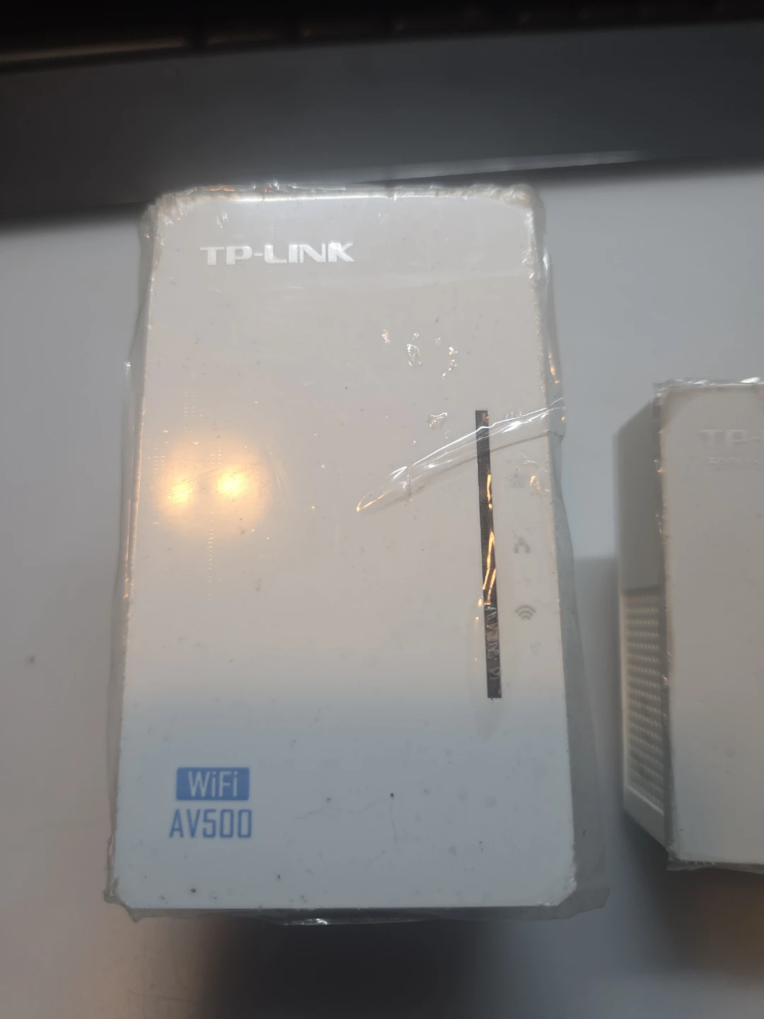 TP-Link AV500 WiFi Extender and Powerline Adapter Bundle - photo 2
