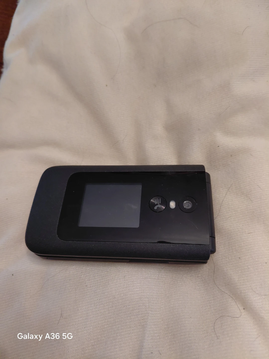 TCL FLIP 4 5G Cell Phone - photo 2