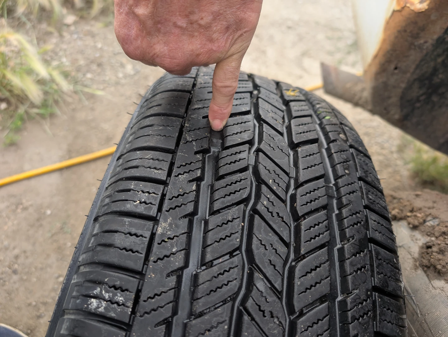 1 only Jeep tire and rim - photo 2