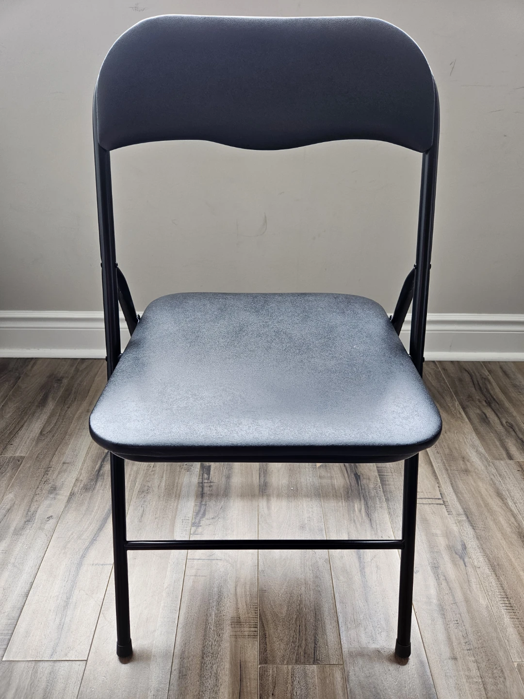 Black Folding Chairs - Great Condition - photo 2
