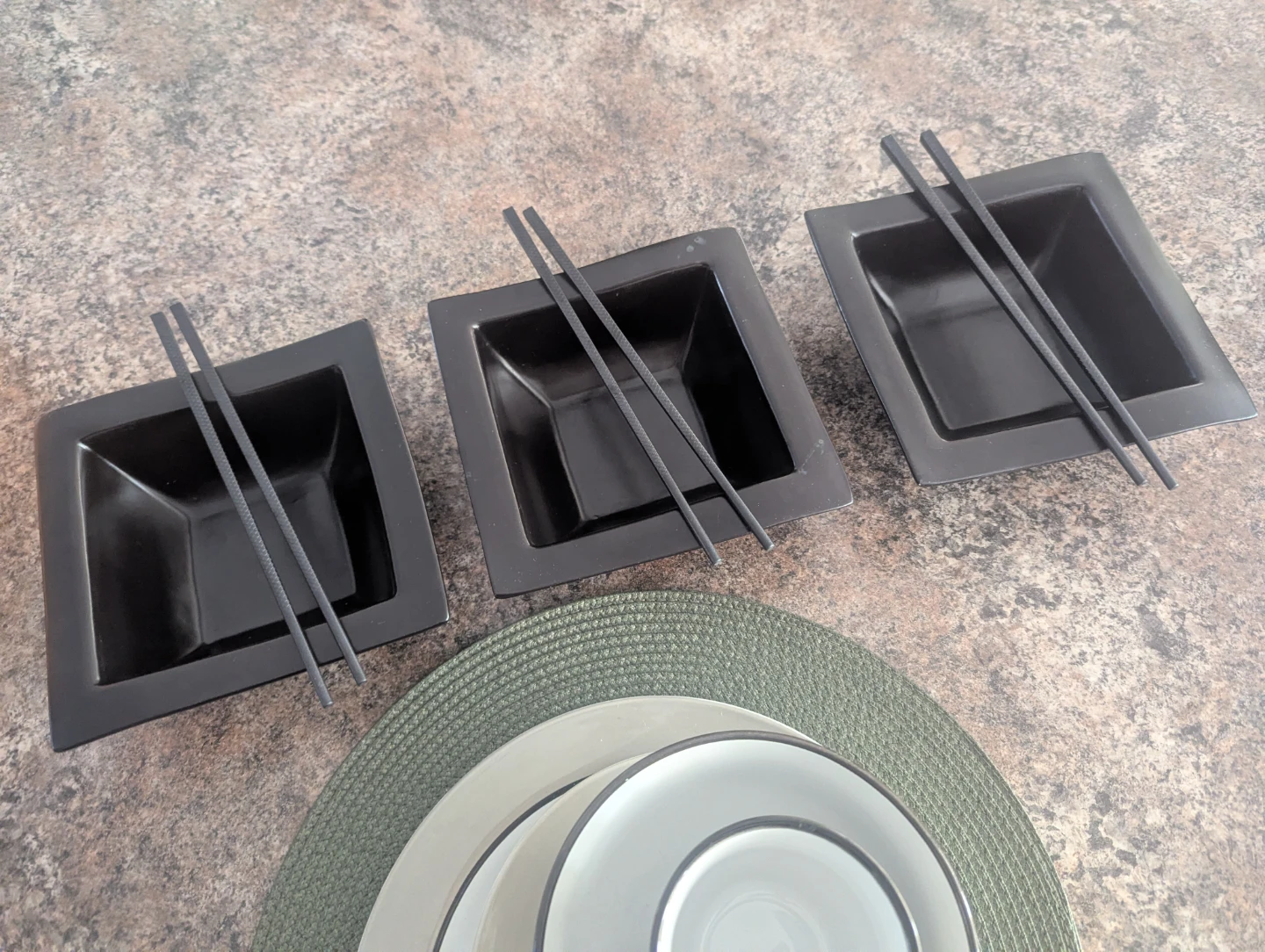 Set of 3 Black Square Bowls with Chopsticks