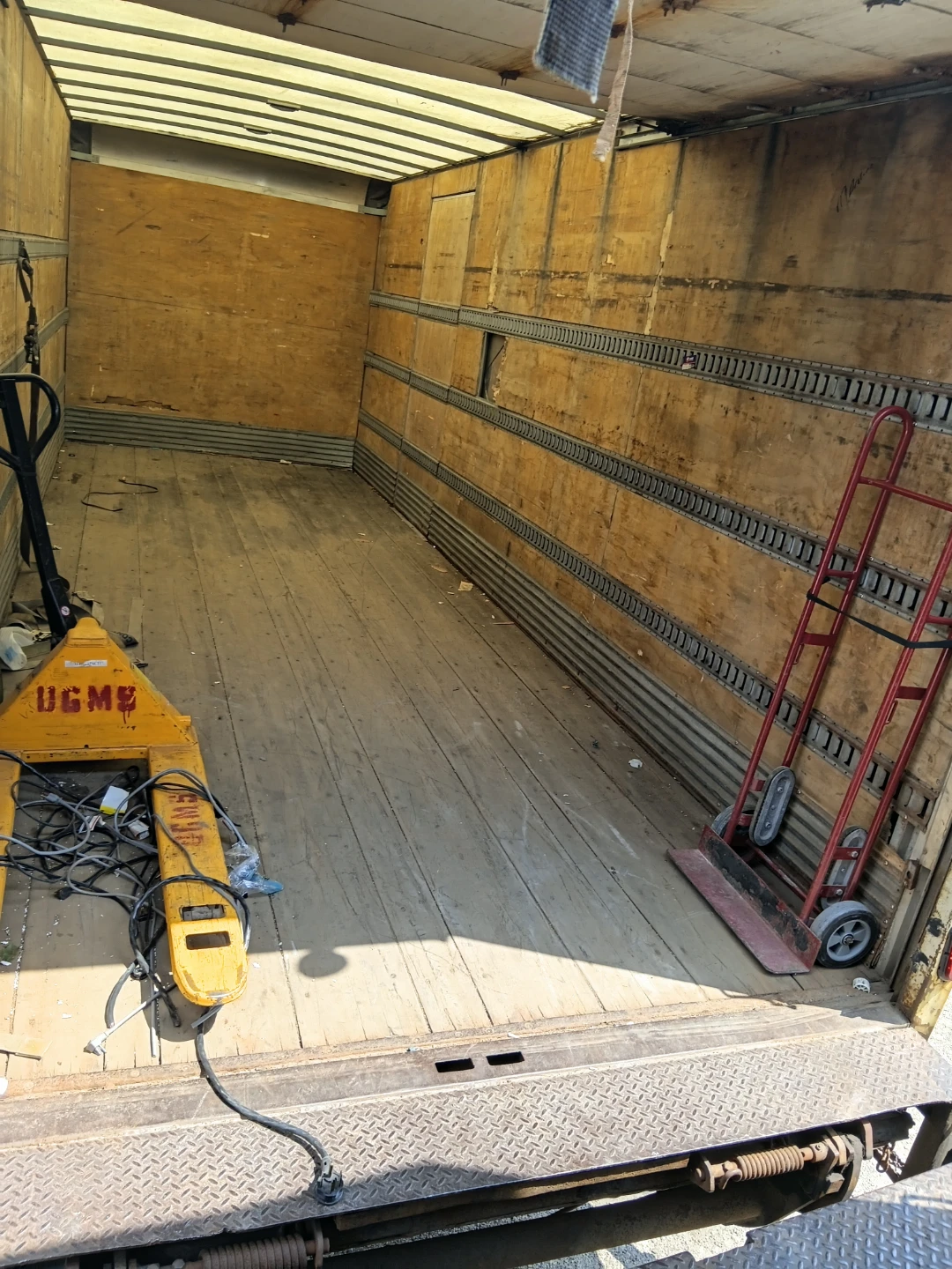 Moving truck & moving van - photo 4