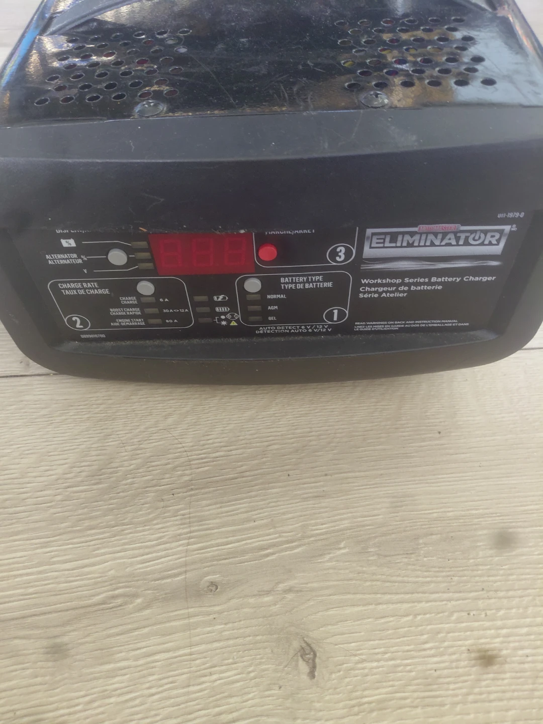 Eliminator Workshop Series Battery Charger - photo 3