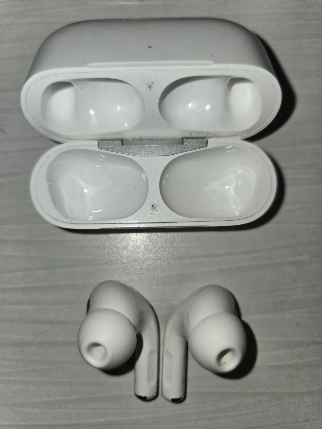 Apple AirPods Pro - photo 2