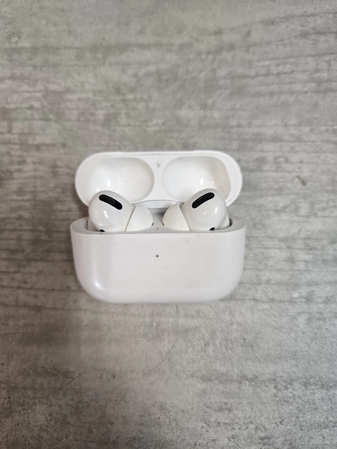 Apple AirPods Pro - photo 4