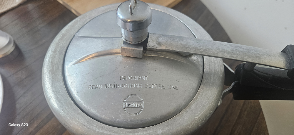 Hawkins Classic Model Pressure Cookers 3 litres &5 litres - photo 4