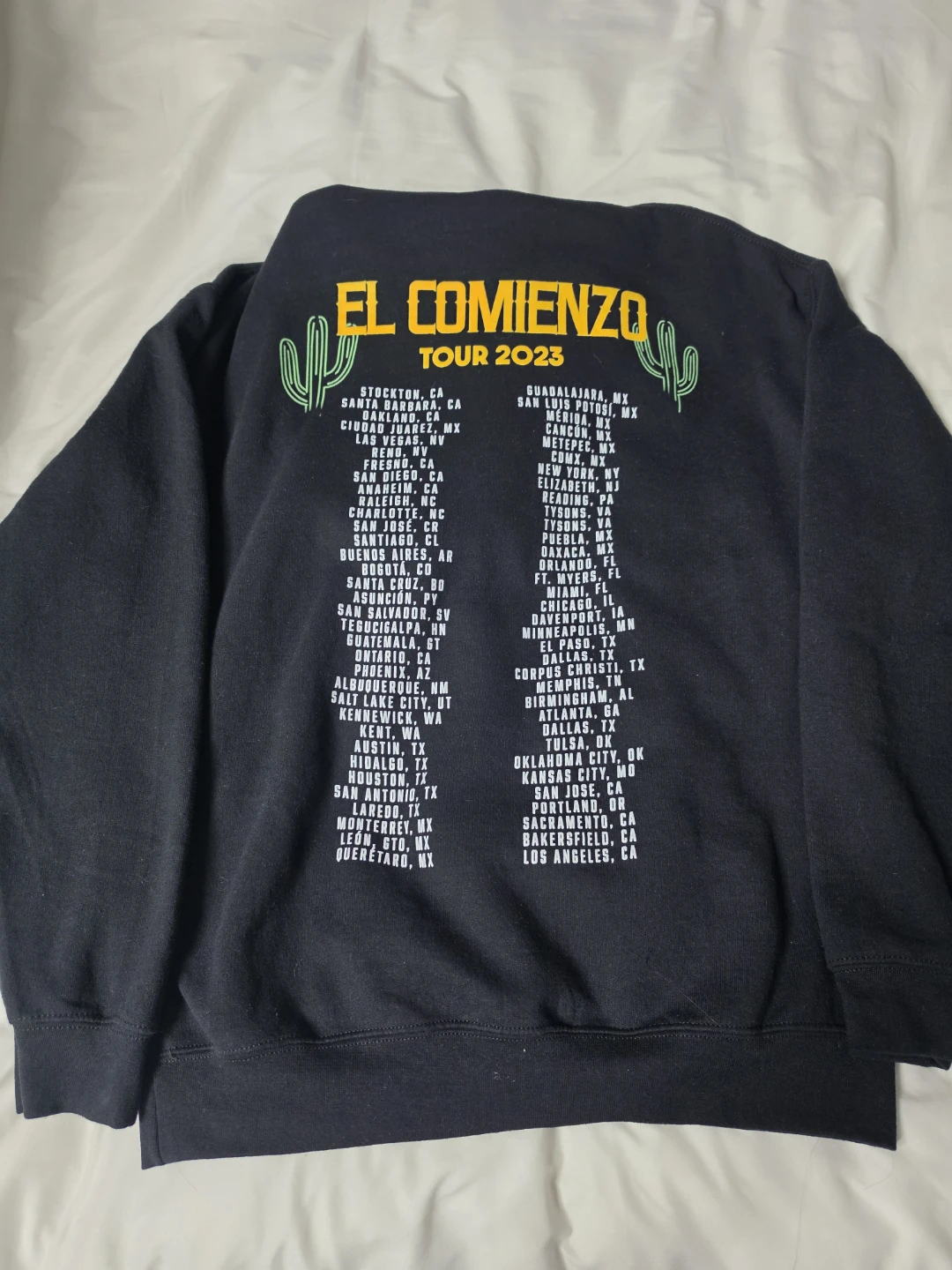 Grupo Frontera 2023 El Comienzo Tour Hoodie - photo 3