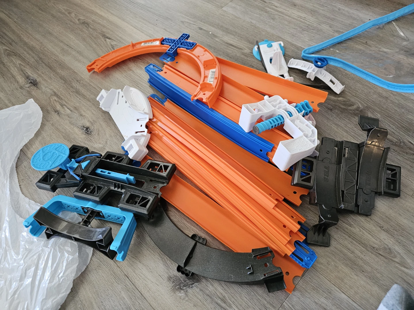Hot Wheels Track Builder Set - photo 2