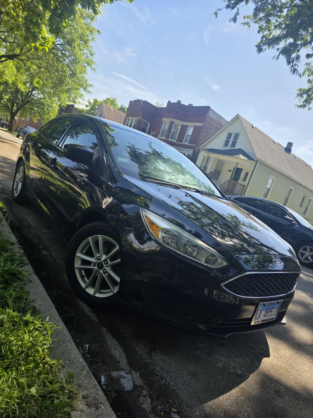 Black Ford Focus Sedan - photo 2