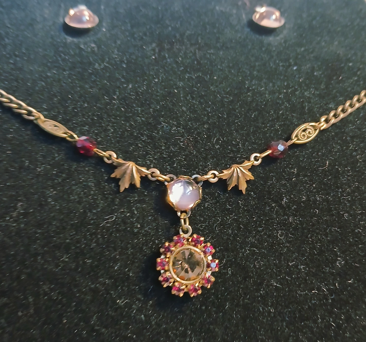 Vintage Gold Tone Necklace and Earrings Set - photo 3