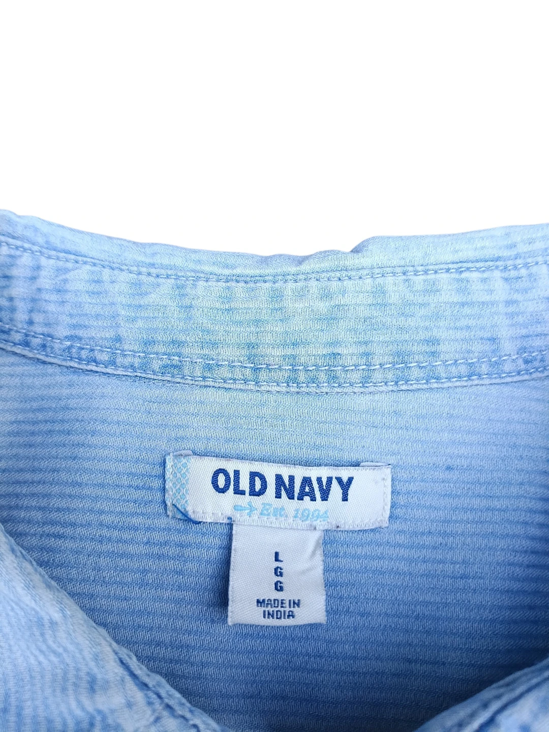 Old Navy Women's Classic Chambray Button-Down Shirt Size Large - photo 3