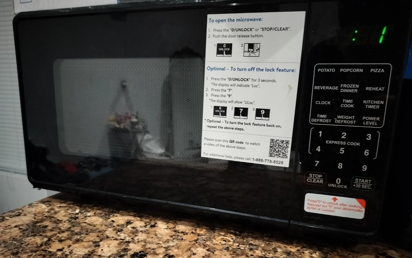 Mainstays 0.7 Cu Ft Countertop Microwave Oven, 700 Watts, Black