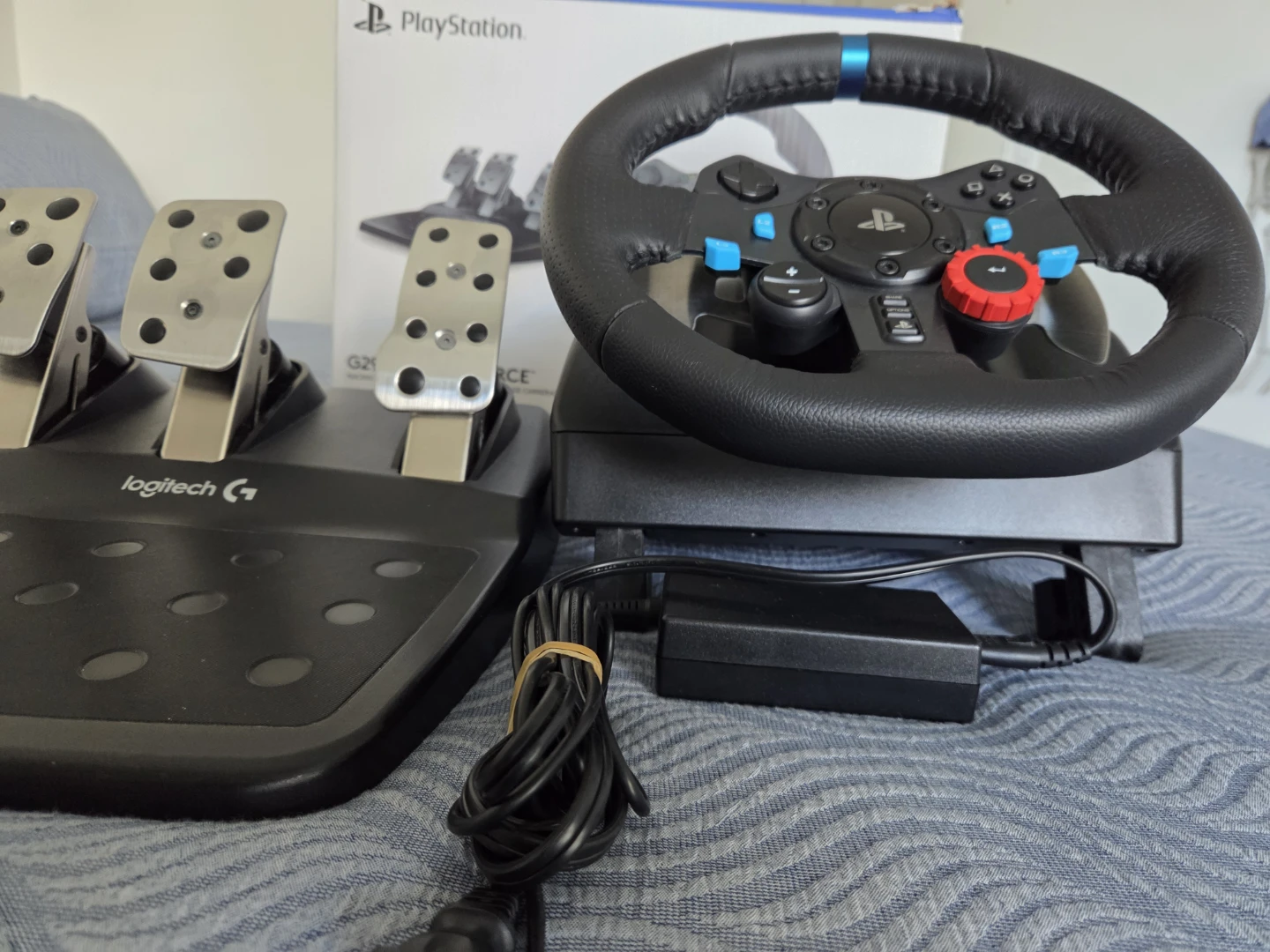 Logitech G29 Driving Force Racing Wheel & Pedals - photo 5