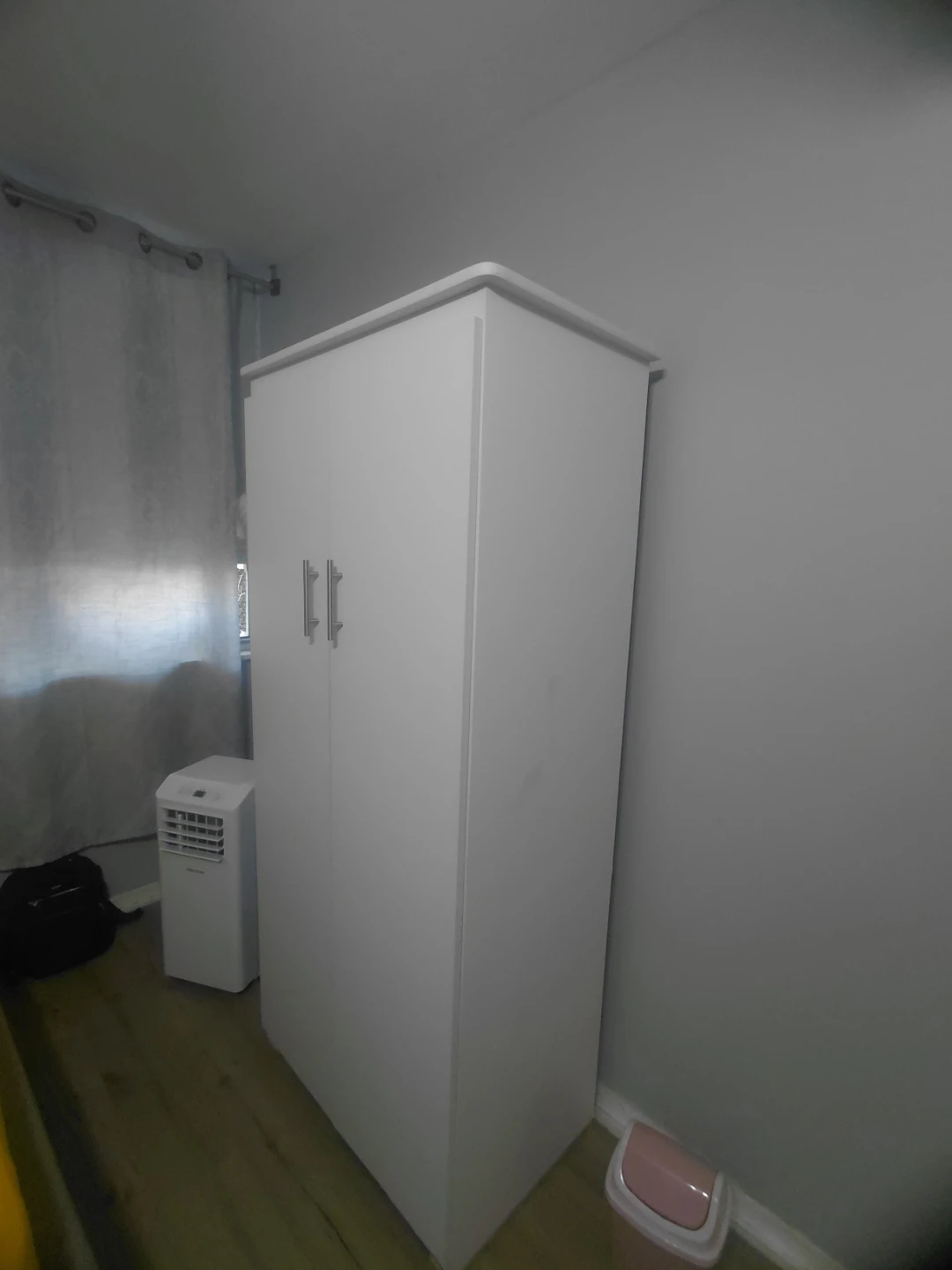 White double door cabinet - photo 2