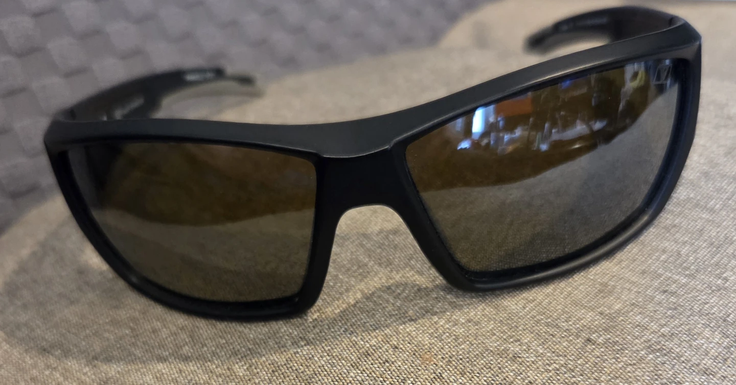 Men's polarized sunglasses excellent condition