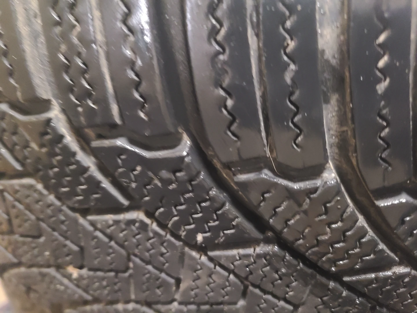 20" Winter Tires 235 55 R 20 - photo 5