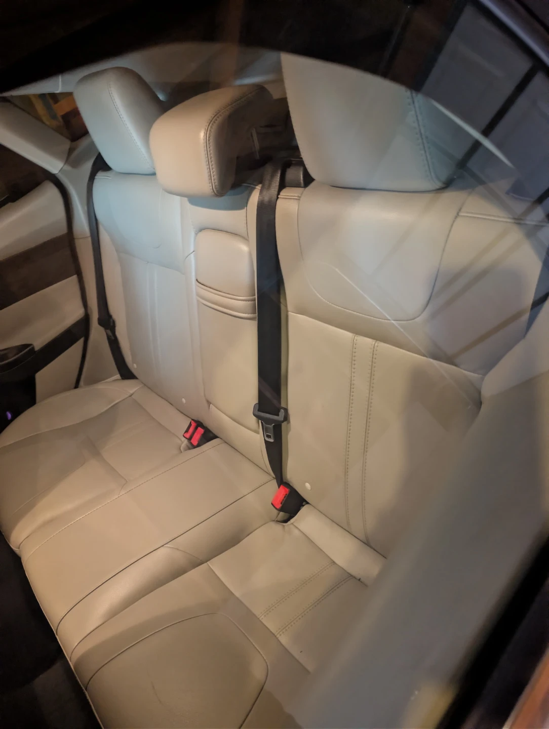 Blue Ford Focus Sedan - photo 5