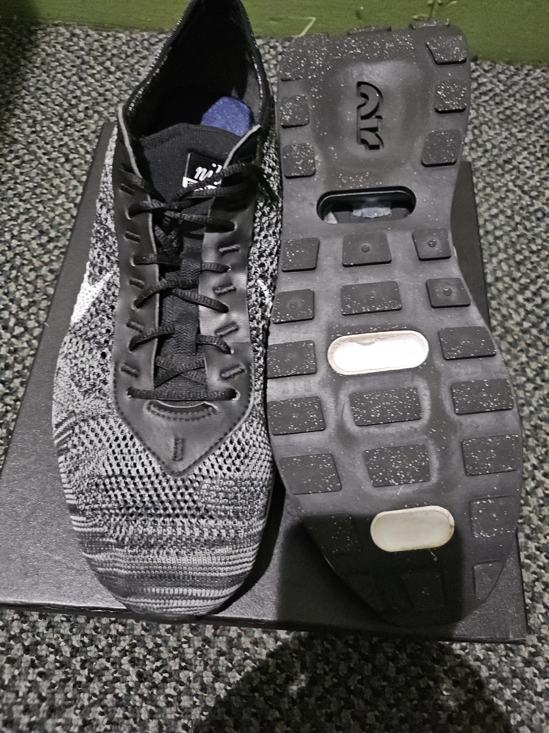 Nike Flyknit Running Shoes - photo 5