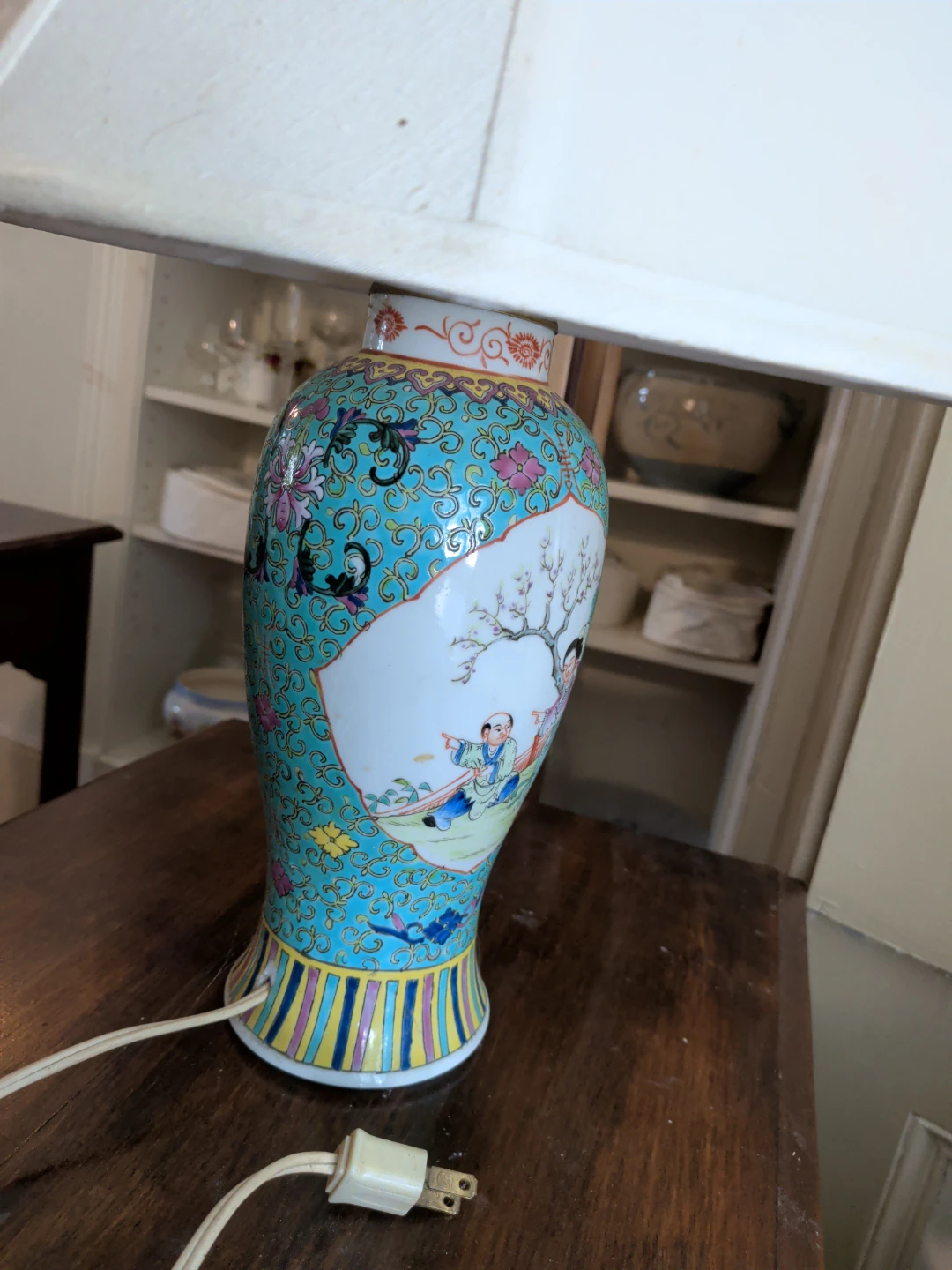 Decorative Ceramic Table Lamp with Asian Motif - photo 4