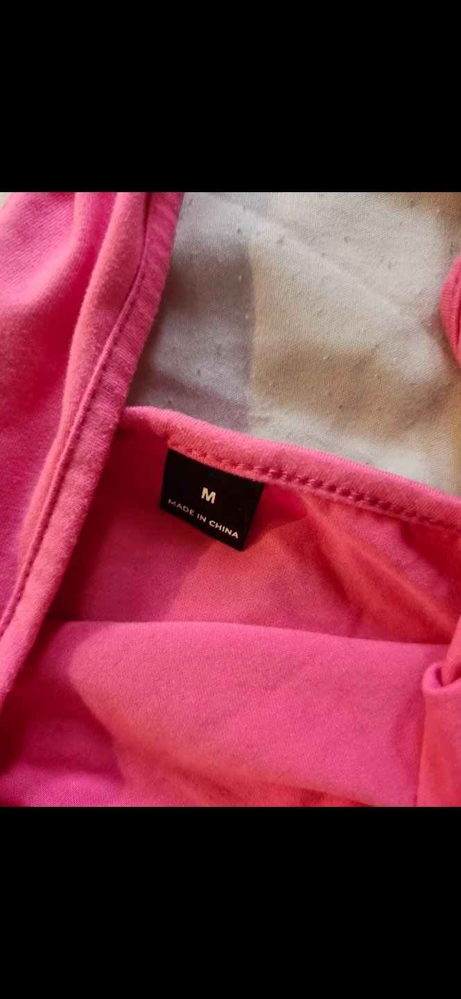 Pink halter neck crop top size medium - photo 2