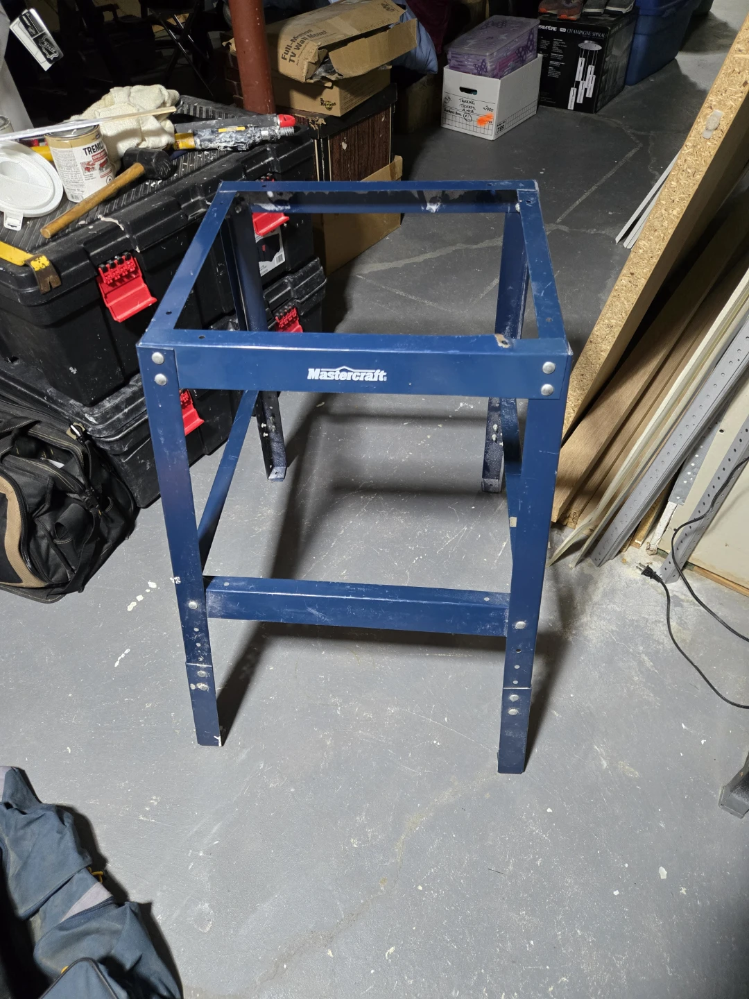 Mastercraft Blue Metal Stand