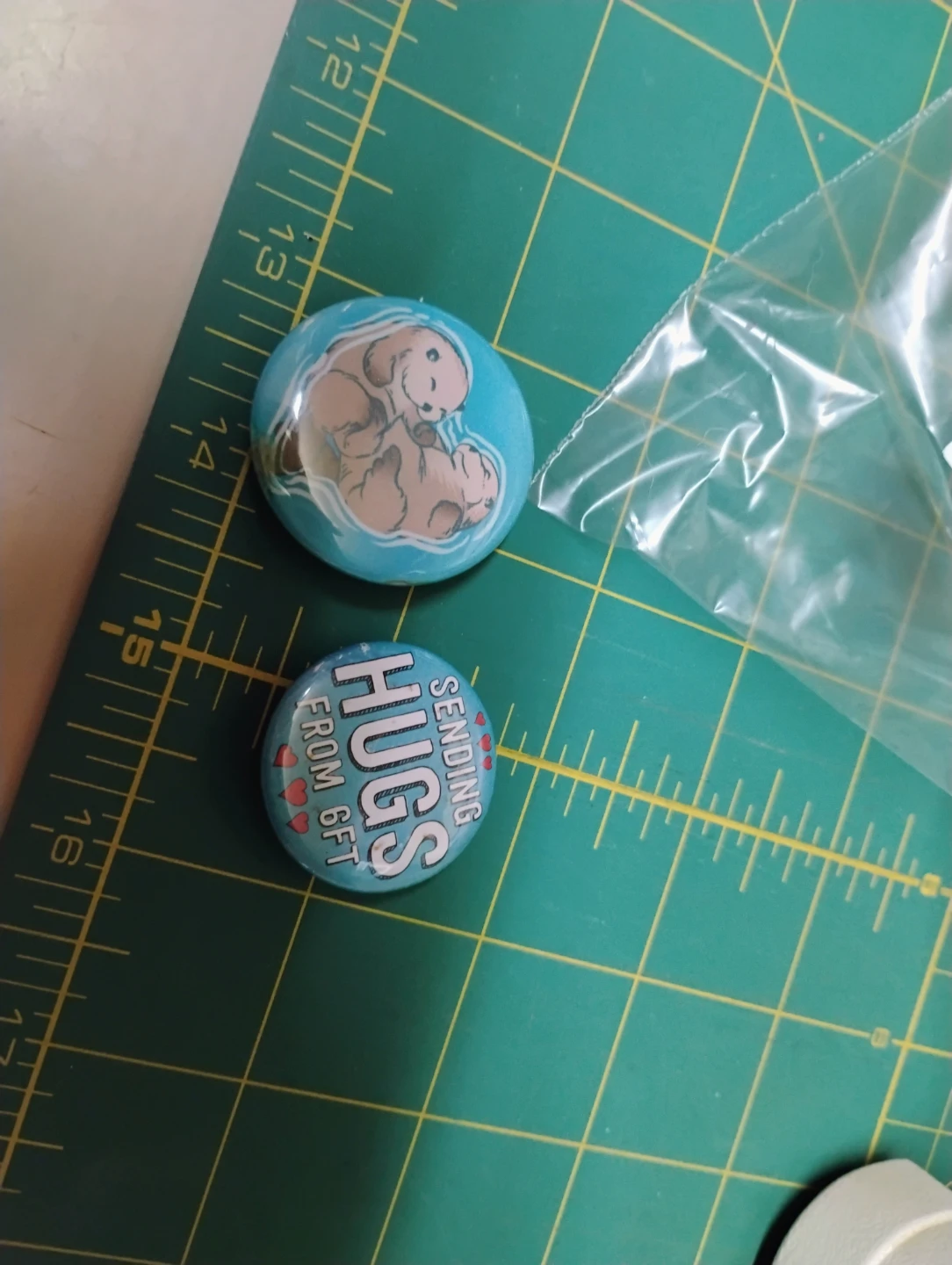 Assorted pins/brooches/buttons - photo 4