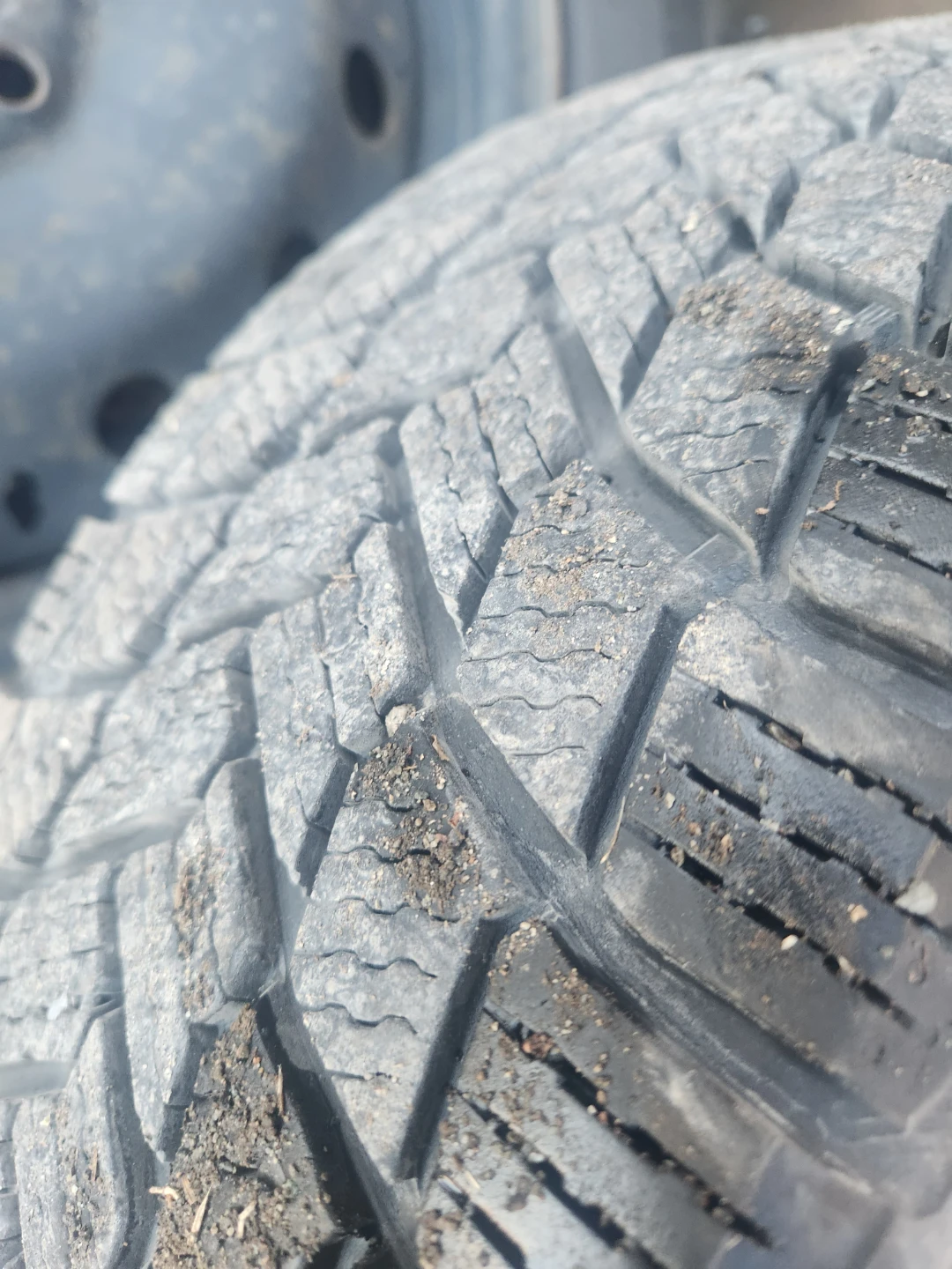 Michelin X-Ice 205/55R16 Winter Tires - photo 3