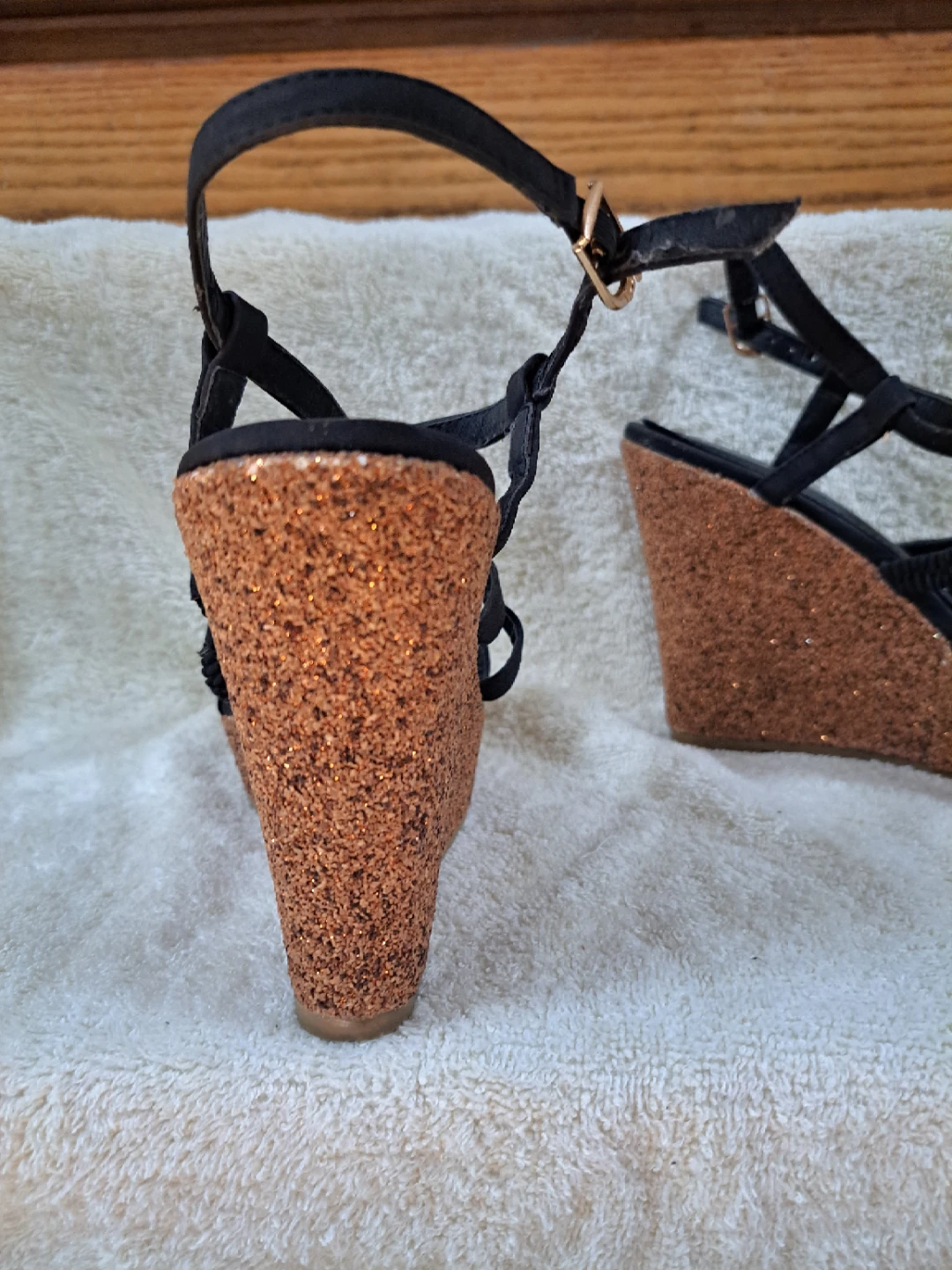 Black wedge sandals with cork heel - photo 2
