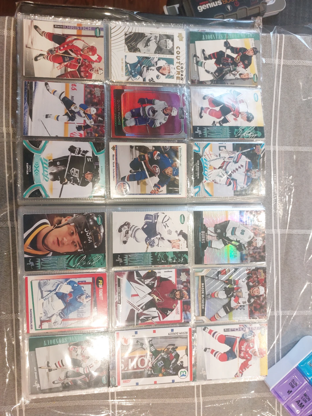 Collection of assorted hockey trading cards - photo 4