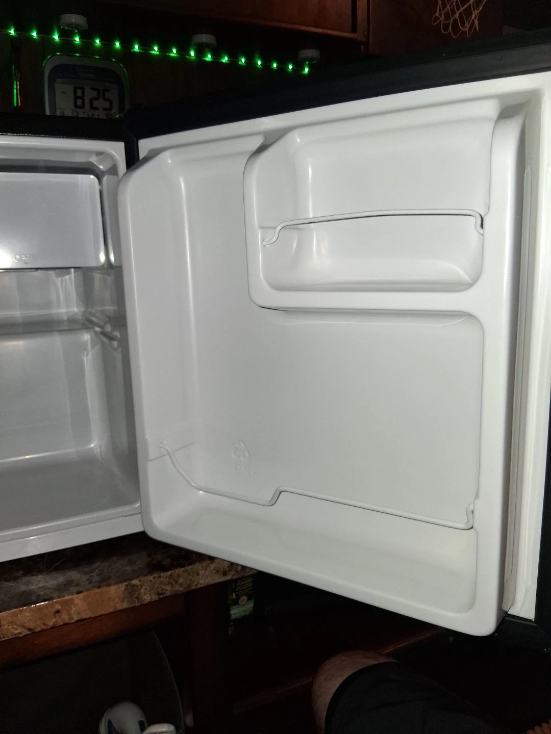 Hisense Mini Fridge - photo 3