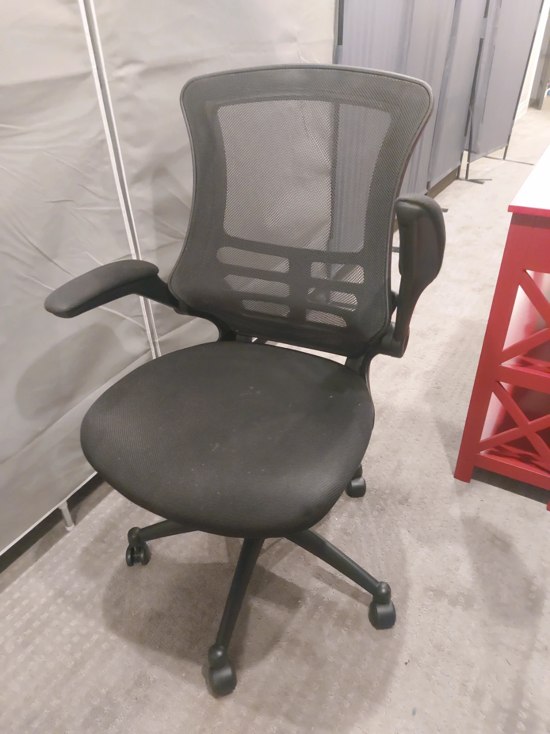 Black Ergonomic Mesh Office Chair - photo 2