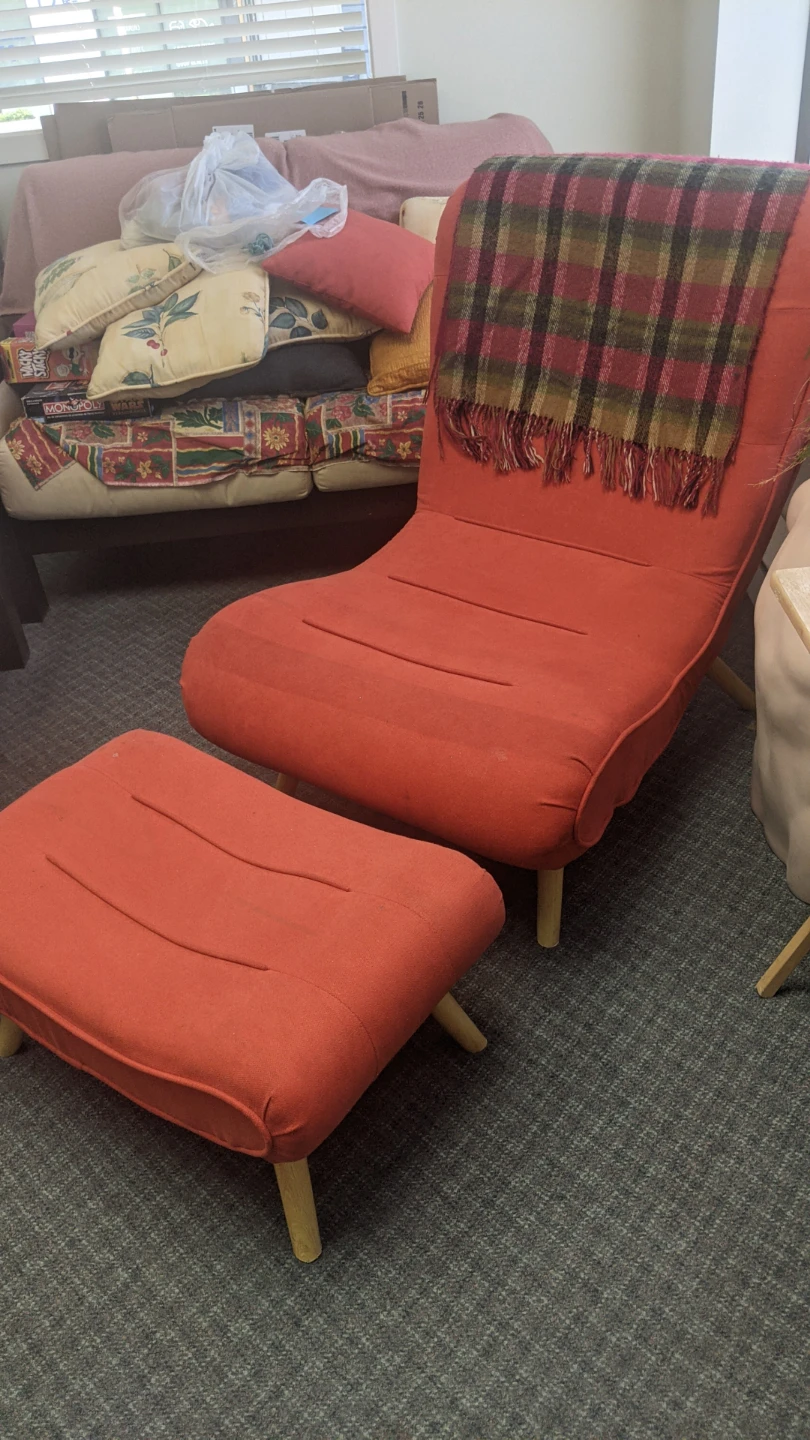 LOUNGE CHAIR & FOOT STOOL - photo 2