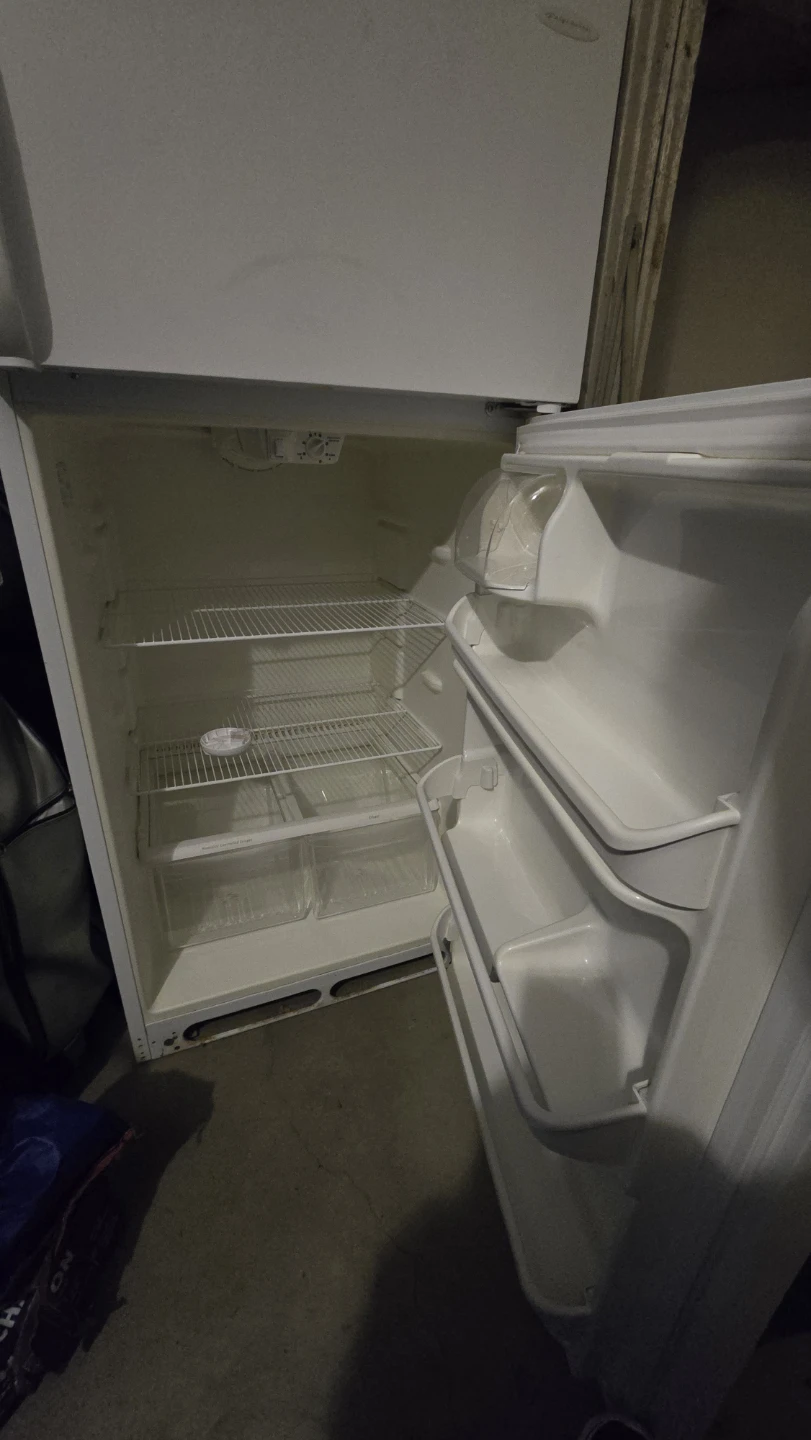 White Top Freezer Refrigerator - photo 2