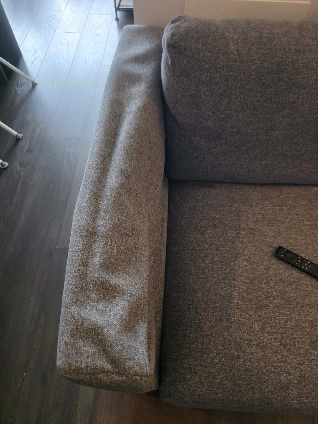 Grey sofa (LEFT ARMEST IS BROKEN) FREE - photo 2