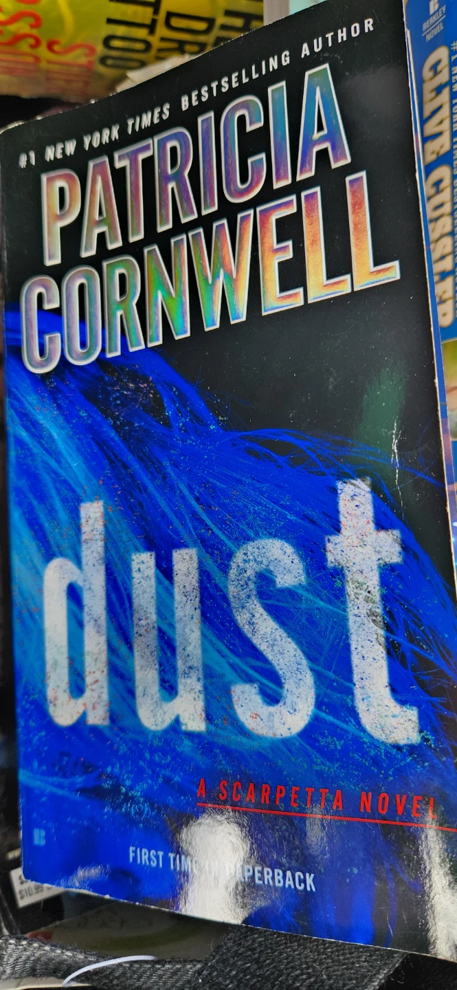 Dust by Patricia Cornwell - Scarpetta Novel Paperback