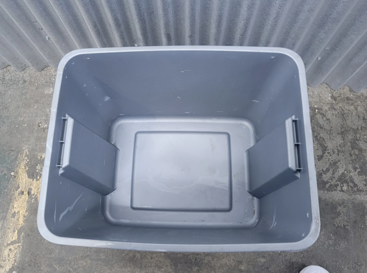 Sterilite 18 Gallon Storage Bin - photo 5