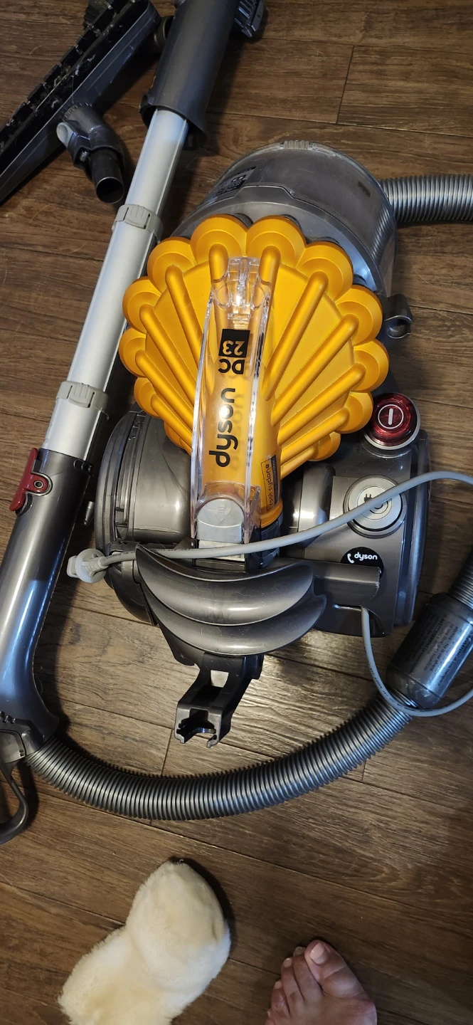 Dyson DC23 Motorhead Stowaway Vacuum Cleaner - photo 4