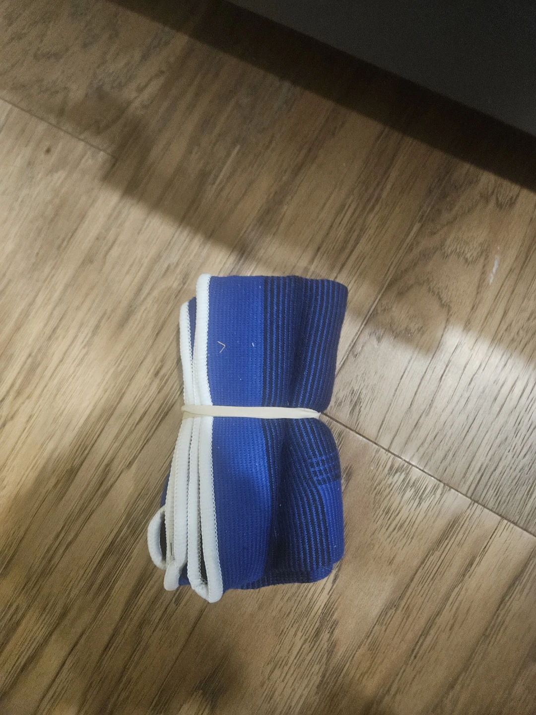 Blue and White Elastic Knee Support Sleeve