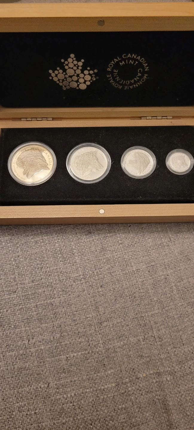 Royal Canadian Mint Wolf Coin Set